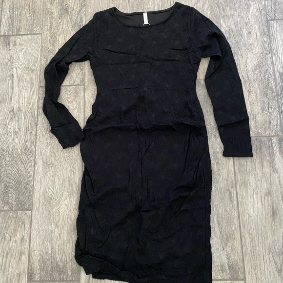 Maternity Black Lace Fitted MIDI Dress - Picture 6 of 9